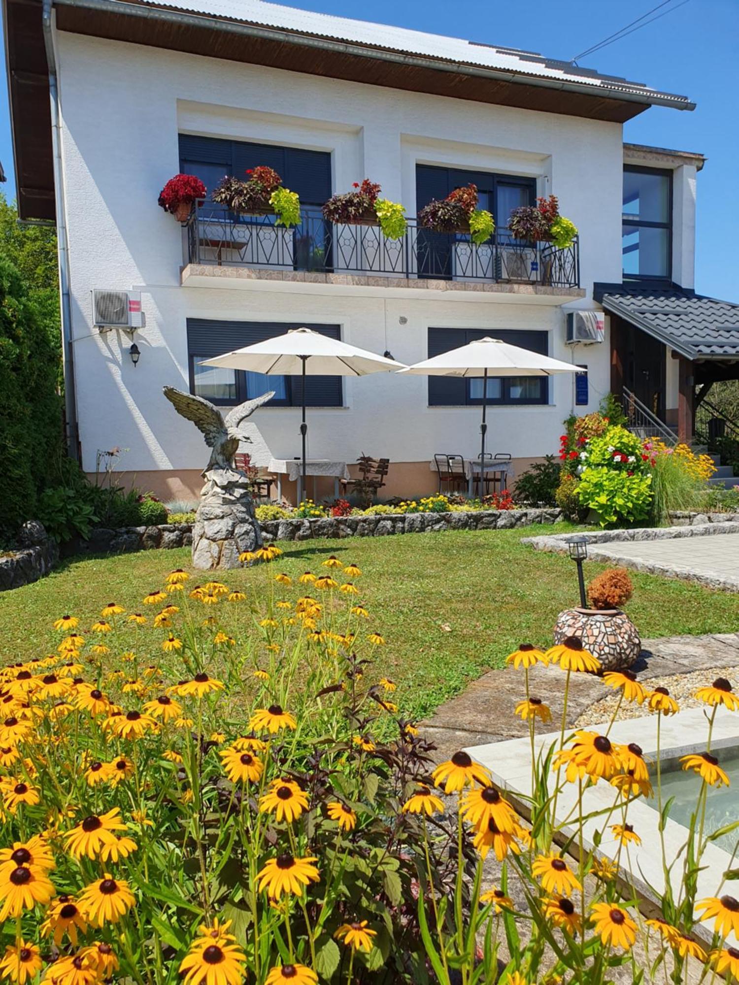 Guesthouse Vila Slunj Buitenkant foto
